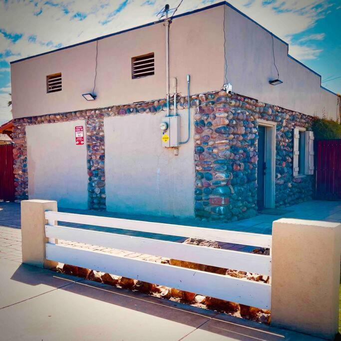 Quaint Historic Cottage In Downtown Phoenix Exterior photo